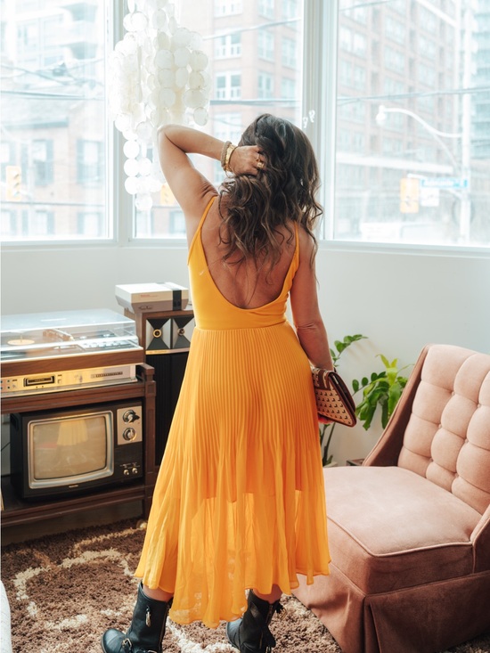 Wilfred Dresses & Skirts - Wilfred Sleeveless Yellow-Orange Pleated Midi Dress